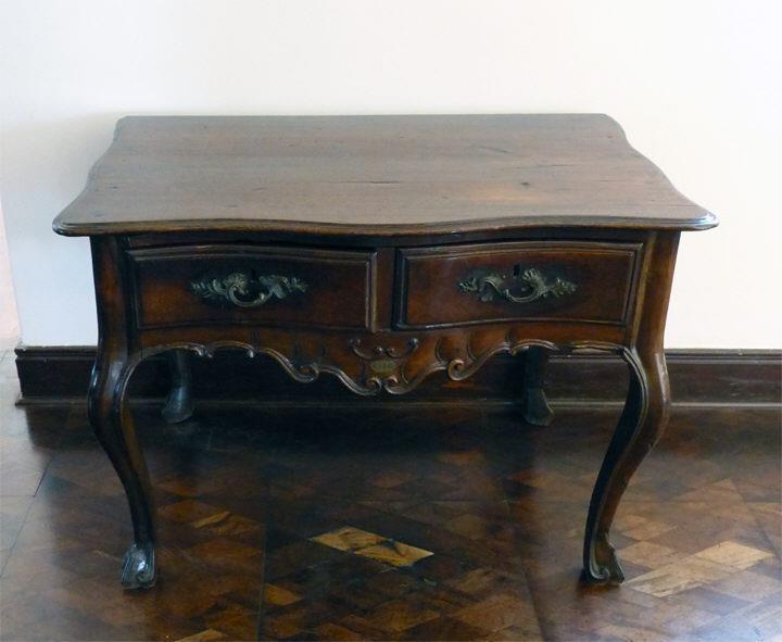 Mesa de encostar by Autoria não identificada ;